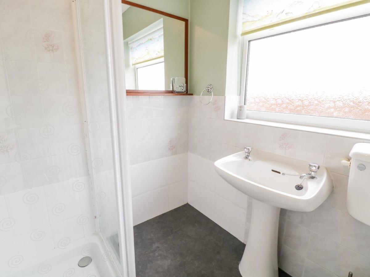 Castle Cove Villa Abergele Bagian luar foto