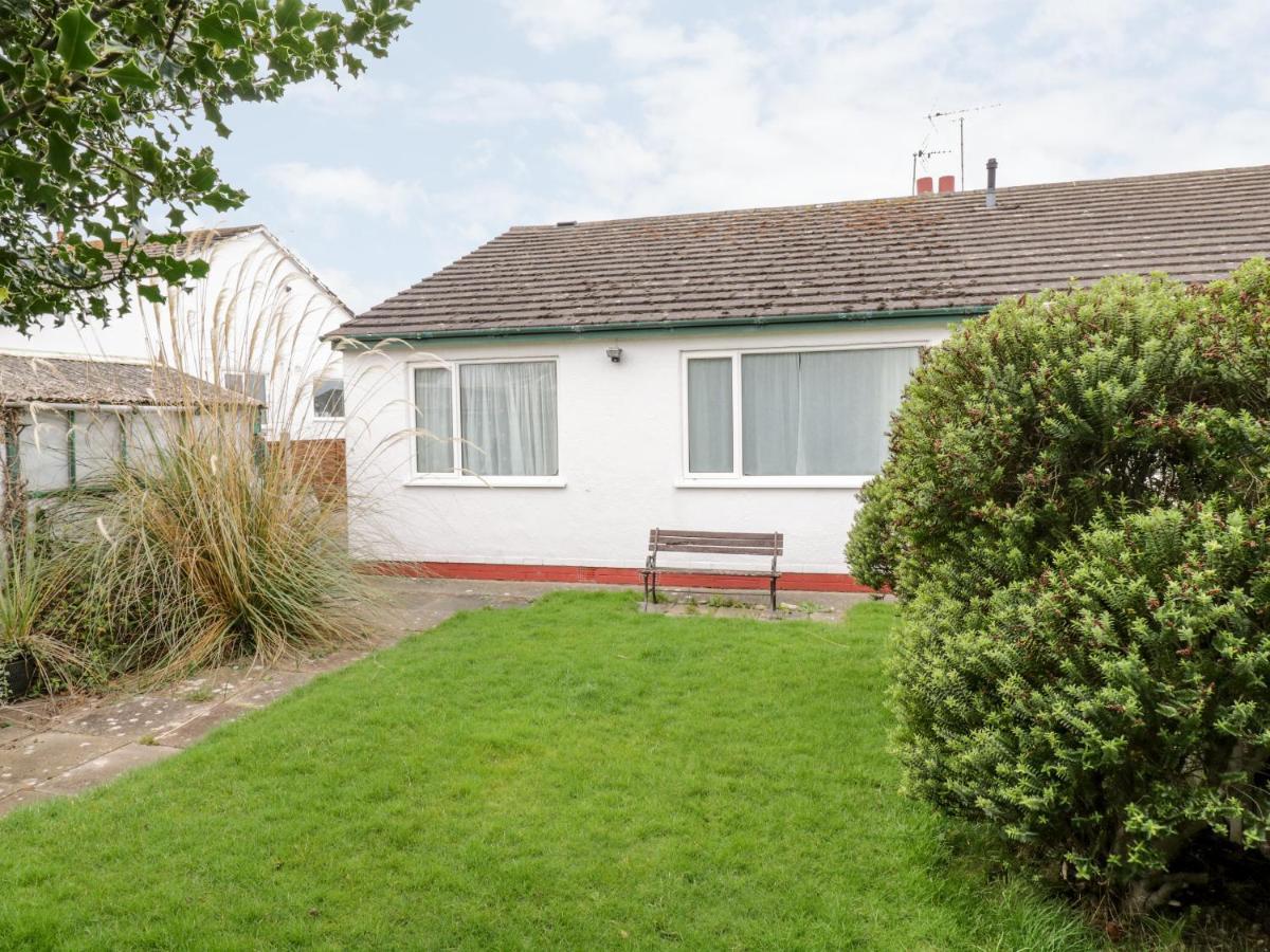 Castle Cove Villa Abergele Bagian luar foto